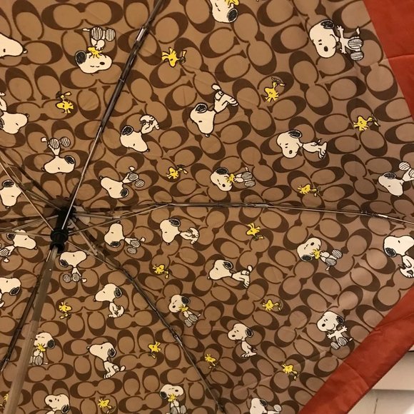 Coach X Peanuts Uv Protection Mini Umbrella In Signature Snoopy Woodstock Print - Picture 5 of 7